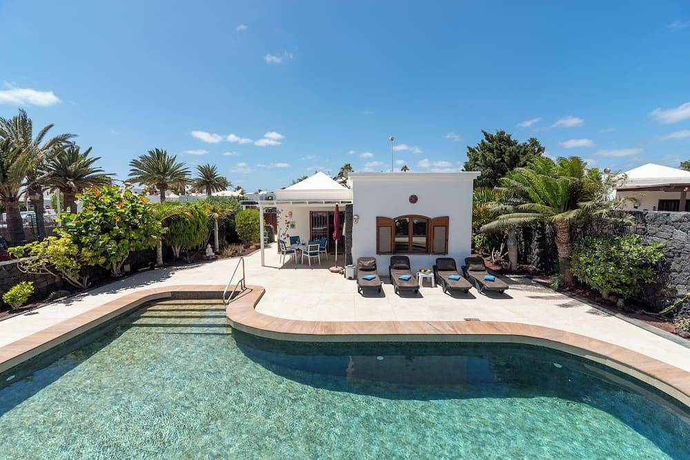 Casa vacanza a Tias a partire da 254€ a notte