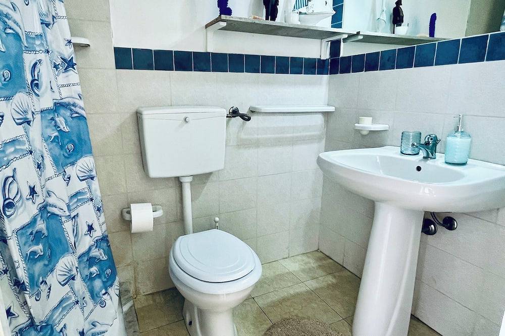 Appartement entier, \"La Tonnara\" is a studio apartment with a sea view terrace, it is located in the central area in Castellammare del Golfo, Province de Trapani