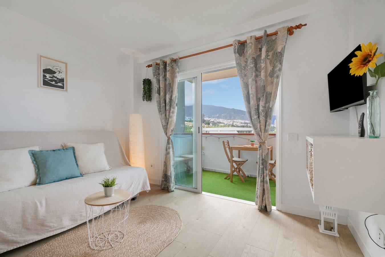 Ganze Wohnung, Ferienwohnung 'Salitre Cozy' mit privatem Pool, Balkon und Wlan in Playa Jardin, Puerto de la Cruz