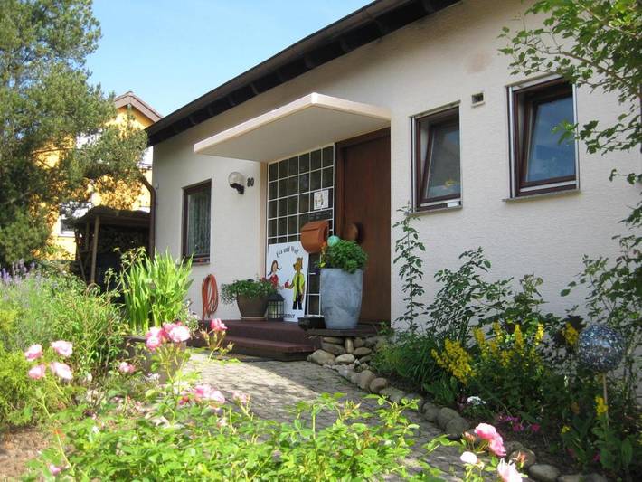 Ferienwohnung für 3 Personen, mit Terrasse und Garten sowie Sauna in Sachsenheim