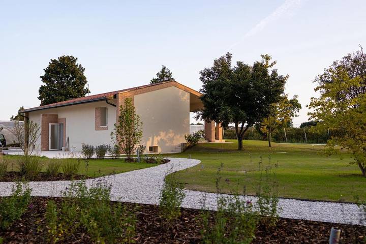 Location de vacances pour 2 personnes, avec vue ainsi que piscine et jardin à San Biagio di Callalta