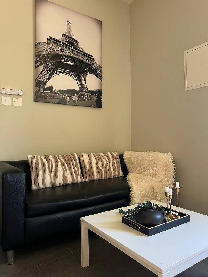 Gîte pour 2 personnes, avec terrasse et vue dans Oróklini - 3