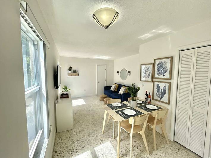 Vacation rental for 5 people, with yard, with pets in Little Havana