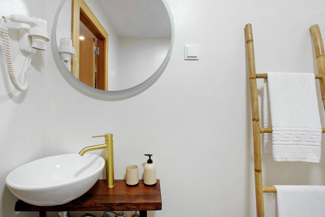 Studio 'Green Shelter - Guest House' met Uitzicht op de Bergen, Wi-Fi en Airconditioning, foto 15