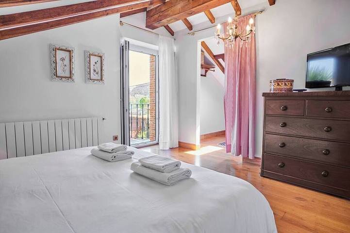 Casa Parbayón-Encanto entre Jardines y Luz Natural in Piélagos, Cantabrian Coast