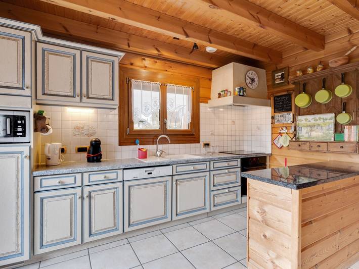 Chalet pour 8 personnes, avec terrasse ainsi que jardin et piscine, adapté aux familles dans le Doubs - 4