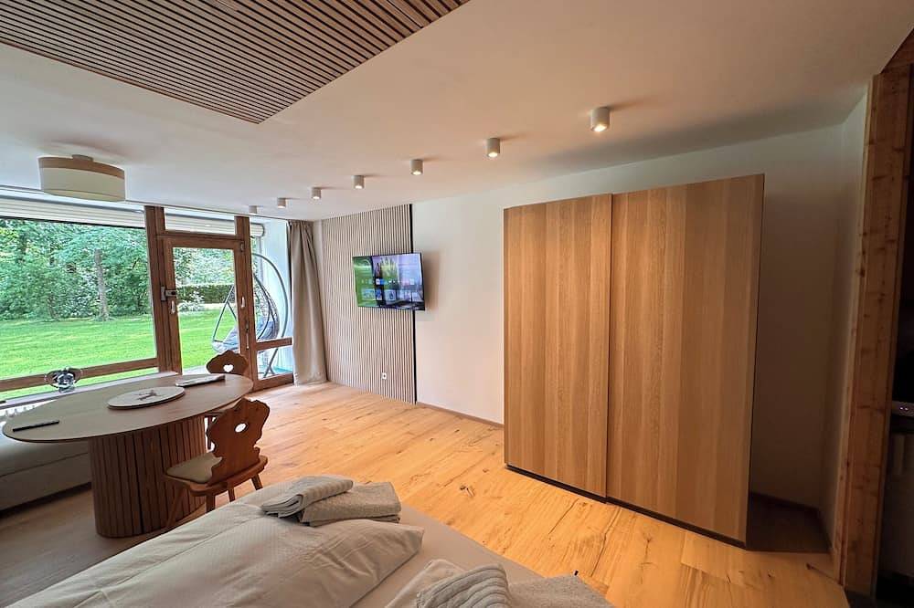 Ganze Wohnung, Ferienwohnung mit Bergblick und Pool im Schlosspark Grubhof in Loferer und Leoganger Steinberge, Sankt Martin bei Lofer