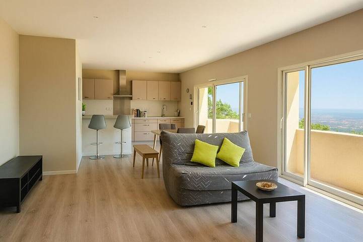 Superb ground‑floor villa, 70 m², terrace with sea view & private pool in Grosseto-Prugna, Ajaccio region