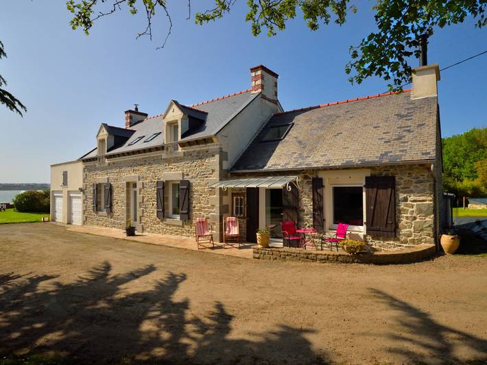 Location de vacances pour 6 personnes, avec Terrasse et Jardin à Hillion