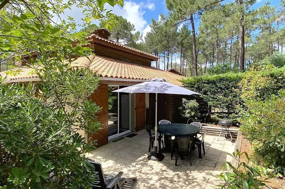 Pavillon mitoyen 1 chambre + mezzanine,  4 pers, résidence avec piscine in Lacanau Ocean, Lacanau