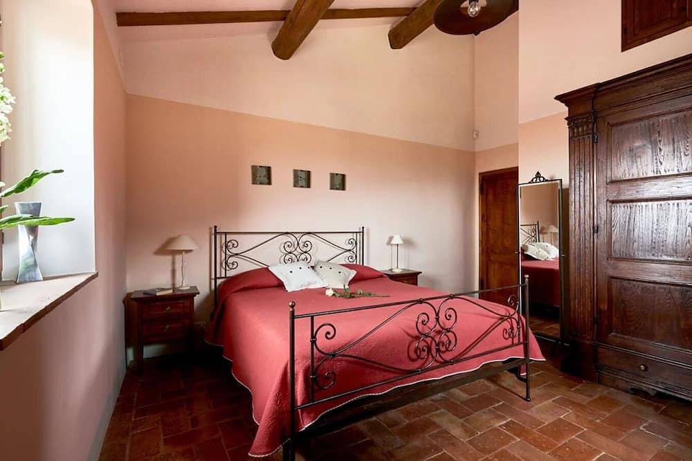 Villa indipendente con piscina privata, Wifi, A/C, terrazza, vista panoramica, vicino Montepulciano in Chianciano Terme, Siena e dintorni