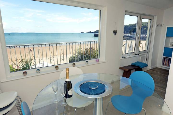 Holiday rental for 8 people, with ocean view and garden as well as terrace, with pets in Saundersfoot