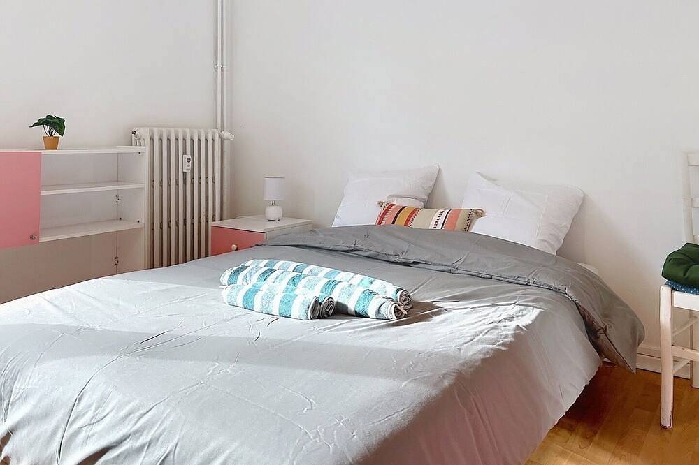 Entire apartment, Bright apartment for 4 people 5 minutes from the center of Lille in Marcq-en-Barœul, Lille region