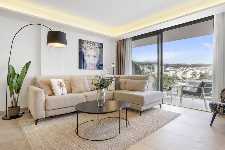 Ganze Wohnung, Infinity Beach & City in Estepona Old Town, Estepona