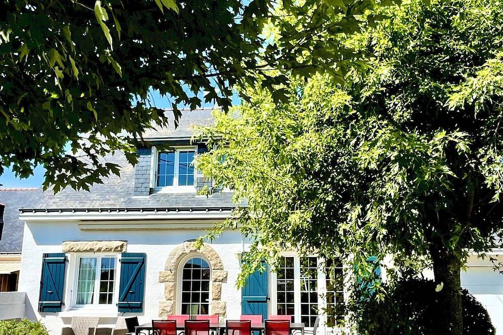 60m from the beach, Morbihan villa 4/9 pers. 4 bedrooms. 2 bathrooms, 3 stars, wifi Fibre in Pénerf, Damgan