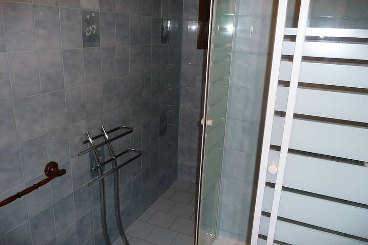 Ganze Wohnung, Erdgeschoss Studiomöbel in Vidauban, Draguignan Region