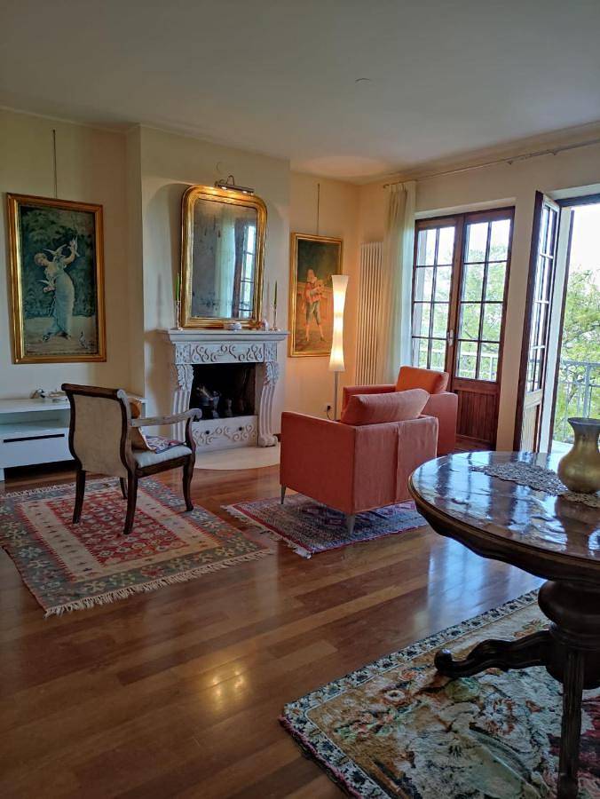 Casa vacanza per 8 persone, con Balcone e Terrazza nonché Giardino e Panorama a Civitella del Tronto