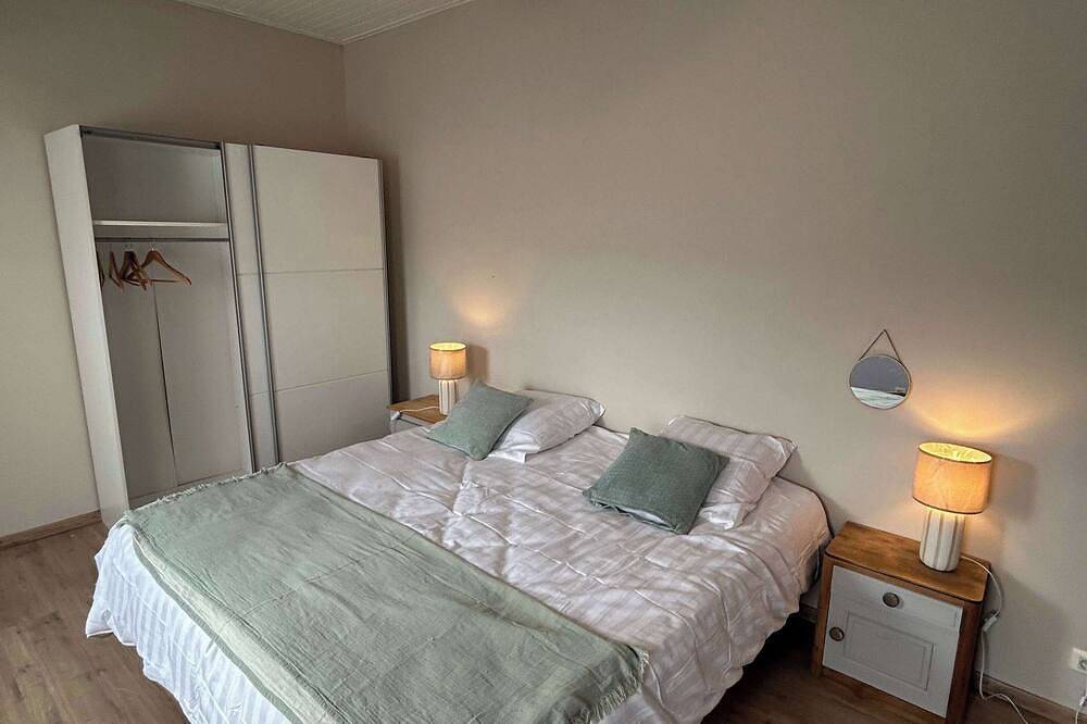 Entire apartment, Large duplex in the heart of Murat in Volcans d'Auvergne Regional Nature Park