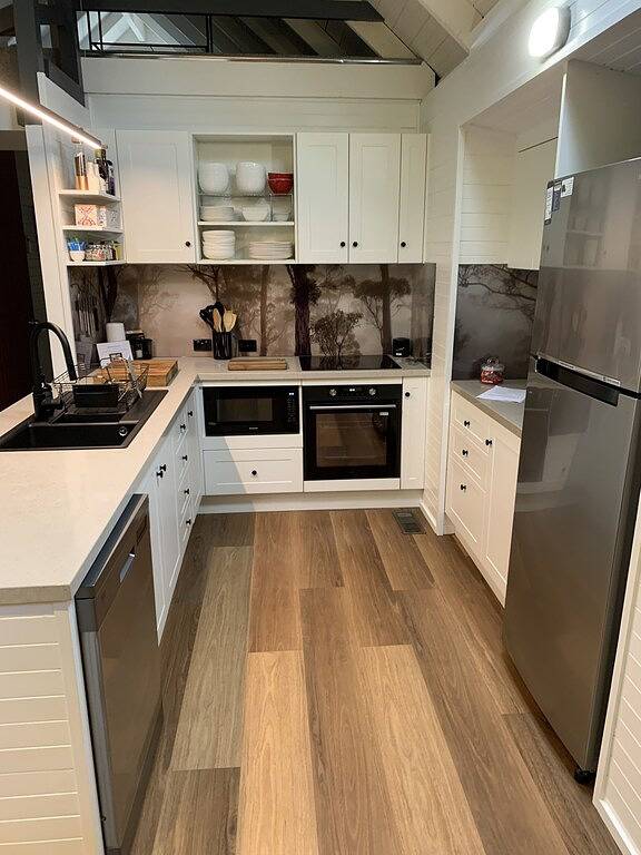 Treetops - wood fire, outdoor spa and great coffee in Daylesford, Hepburn Shire