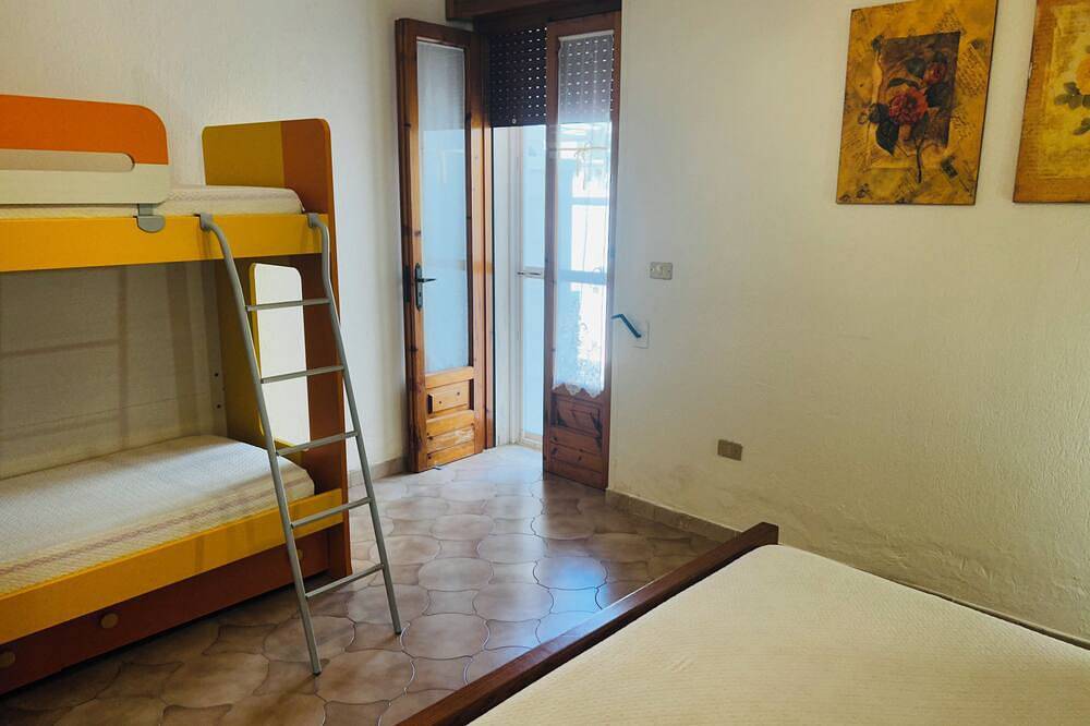 Entire apartment, Calaluna 2-room apartment for 5 to 180 meters Lido Marini sea in Lido Marini, Gulf of Taranto