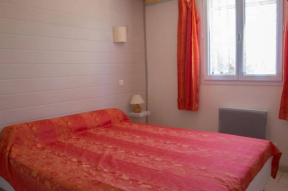Appartement entier, Gîte confortable au cœur du luberon calme, en campagne  idéal en famille . in Bonnieux, Parc naturel régional du Luberon