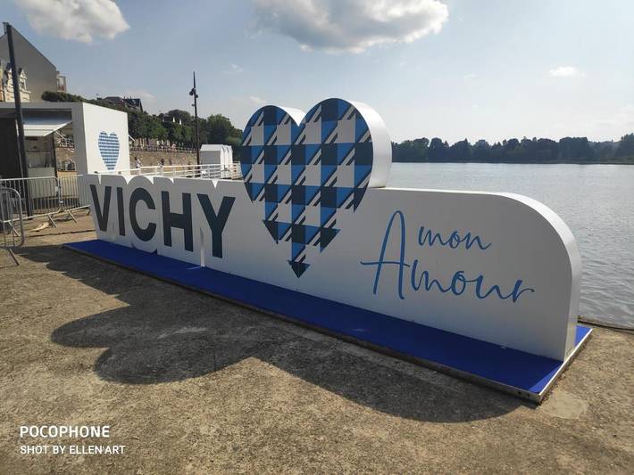 Gîte pour 8 personnes, avec balcon à Vichy - 4