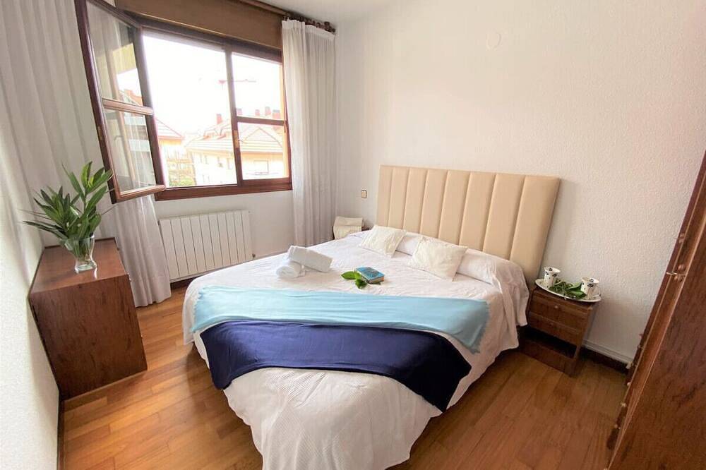 Entire apartment, Apto céntrico en la playa - La Dehesa 5500 in Isla, Arnuero