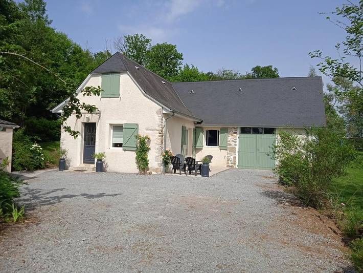 Location de vacances pour 6 personnes, avec Terrasse ainsi que Jardin et Vue à Ogeu-les-Bains