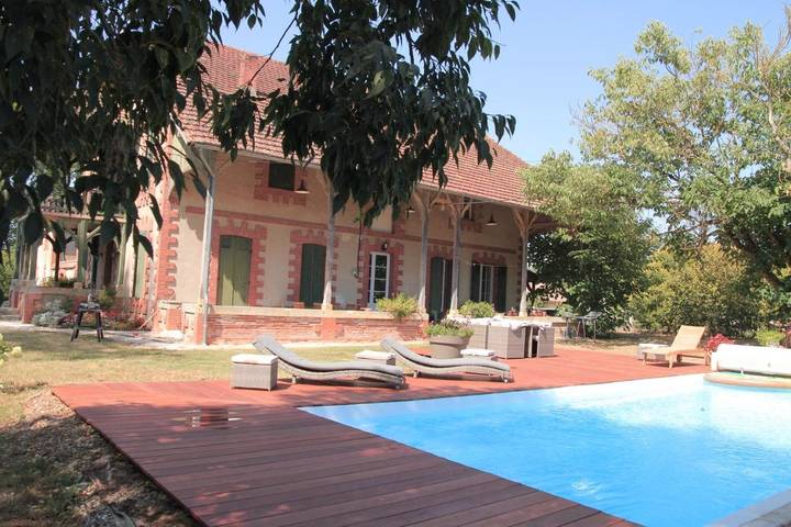 Gîte pour 18 personnes, adapté aux familles à Lafitte-sur-Lot