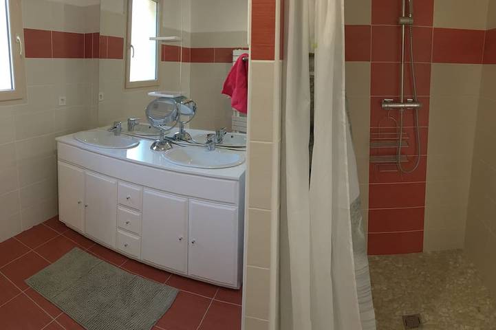 Location de vacances pour 5 personnes, avec piscine et jardin ainsi que jacuzzi et terrasse dans Castels et Bézenac - 4