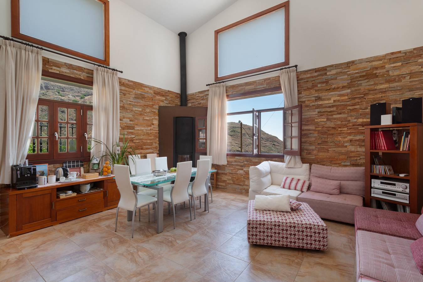 Ferienvilla 'Mogaren Naturaleza Y Relax' mit Bergblick, Wi-Fi und Klimaanlage in El Peñón, Vega de San Mateo