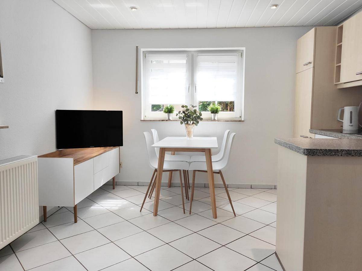 Ganze Wohnung, One-Bedroom Apartment in Oerlinghausen, Kreis Lippe