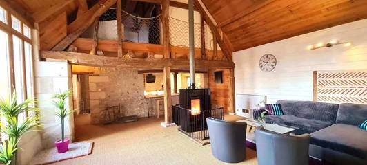 Gîte pour 8 personnes, avec piscine ainsi que jacuzzi et jardin à Mosnes