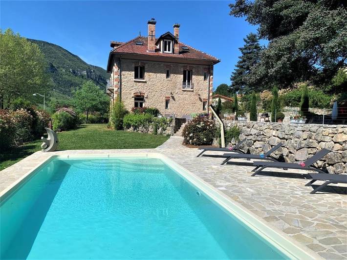 Chambre d’hôte pour 2 personnes, avec Terrasse et Jardin ainsi que Piscine et Vue