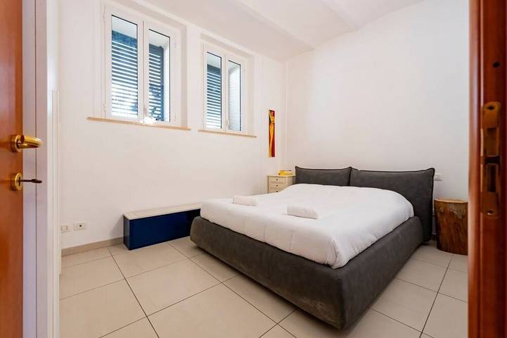 Ganze Wohnung, Guesthost - A comfortable and welcoming 64 square meters apartment, perfect for four people, located on the ground floor of a renovated period villa with a private entrance.The property is located in Alba Adriatica, a town famous for its long sandy beach in Alba Adriatica, Adriaküste Abruzzen