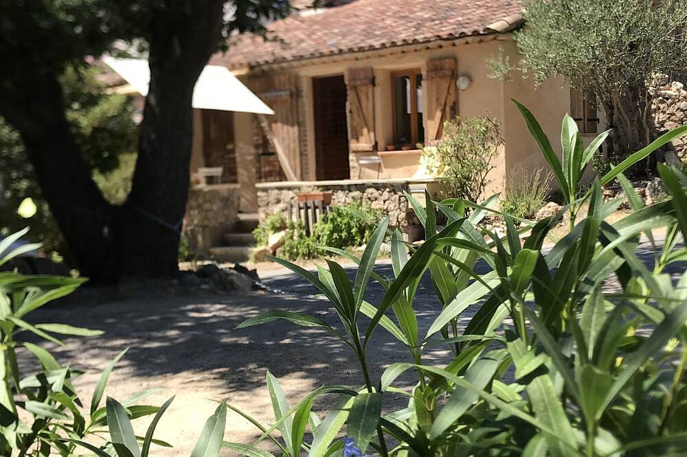 Mazet en Pierre - 4 Personnes - 2 Pièces - 1 Chambre - 60 m² in Le Plan-de-la-Tour, Mittelmeerküste (Frankreich)