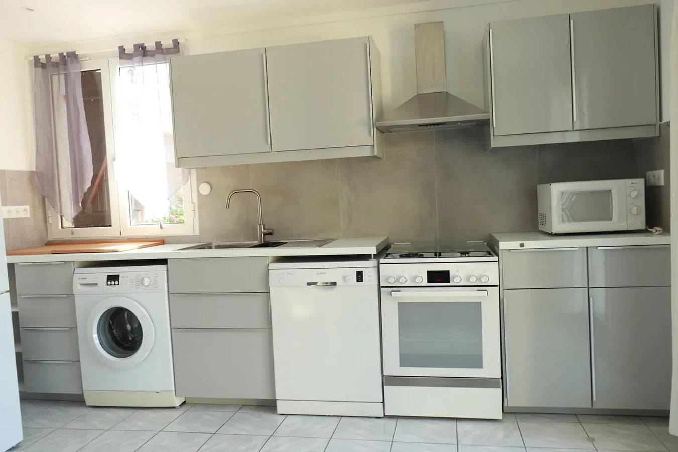 Appartement entier, Cozy studio à Calenzana, 30 m² avec terrasse in Calenzana, Région de Calvi