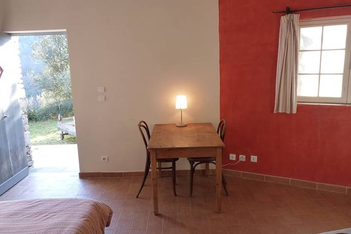 Gîte pour 2 personnes, avec piscine ainsi que jardin et terrasse à Le Beaucet - 3