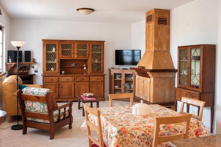 Apartamento entero, Apartamento 'Three Tails House - Camaiore' con balcón, wifi y aire acondicionado in Camaiore, Costa de la Maremma