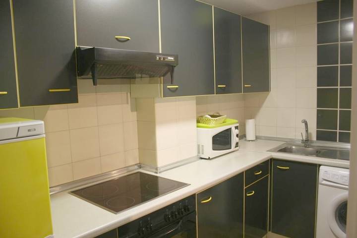 Gîte pour 5 personnes, avec balcon, adapté aux familles à Saragosse - 4