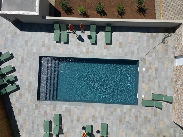 Apartamento de vacaciones para 4 personas, con piscina además de jardín y vistas - 1