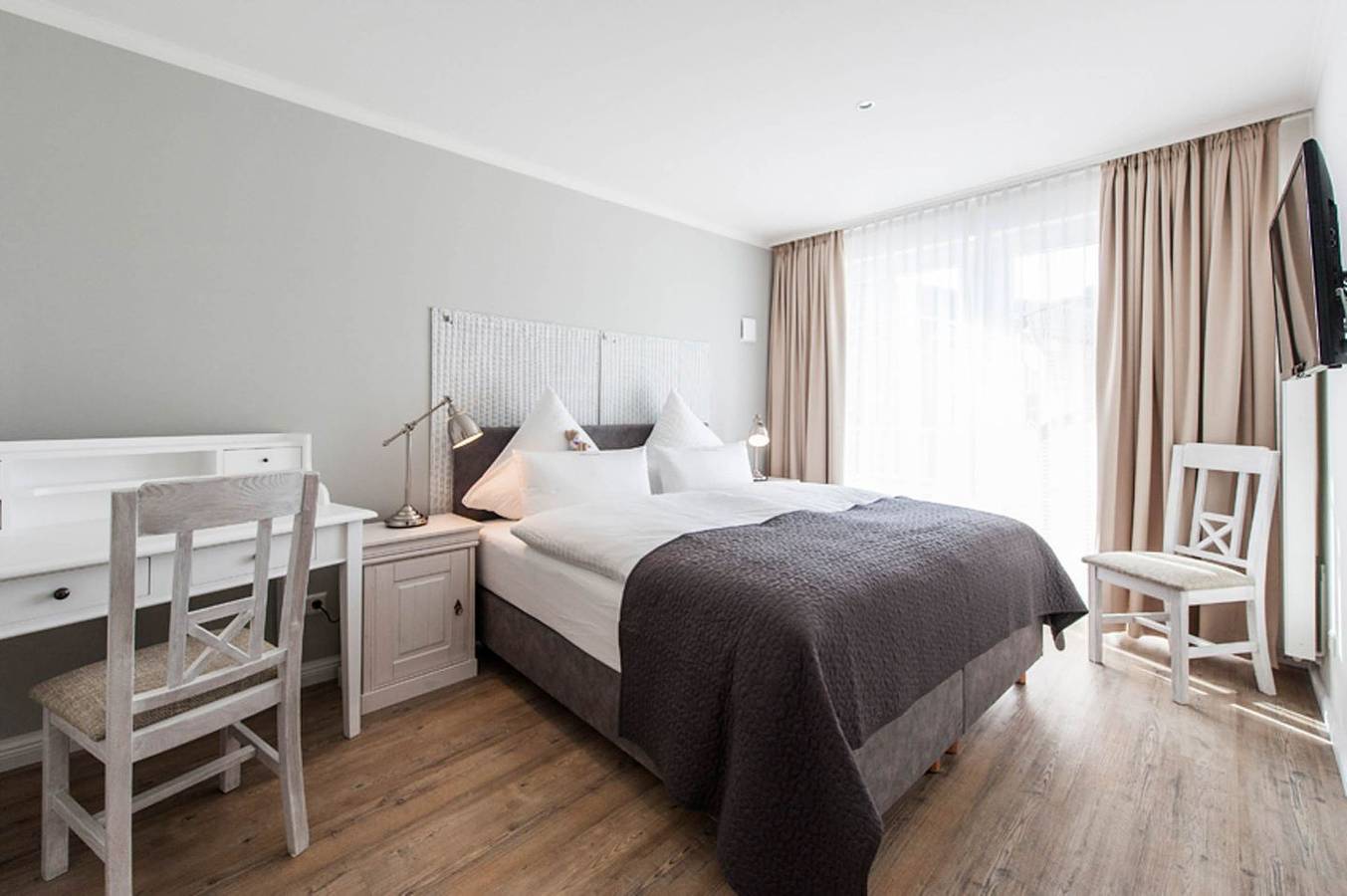 Ganze Wohnung, Weisse Villa - Apartment für 2 Personen mit Haustier am Hafen von Büsum in Hafen Büsum, Büsum