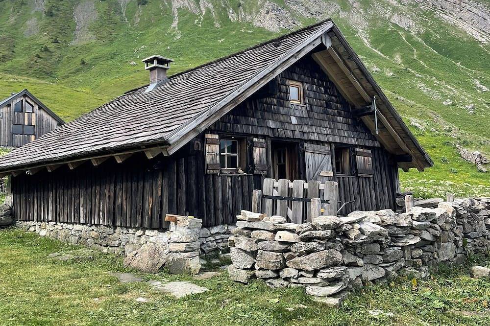 Chalet d'alpage 5 pers à 1819m vue Mont Blanc accessible à pieds ou 4x4 in Saint-Jean-d'Aulps, Les Portes du Soleil