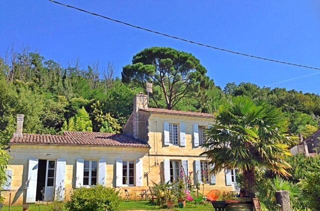 Double Room with Garden View in Bourg, Région de Blaye