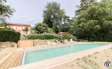Gîte pour 8 personnes, avec piscine ainsi que jardin et terrasse dans Aurin