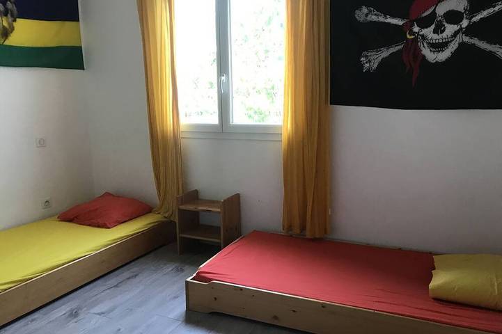 Location de vacances pour 8 personnes, avec jardin et terrasse à Montblanc - 4