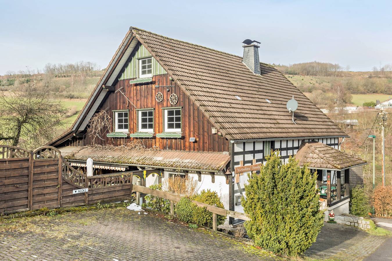 Ganze Wohnung, Apartment 'Hirtenhaus' mit gemeinsamer Terrasse und Wlan in Attendorn, Biggesee