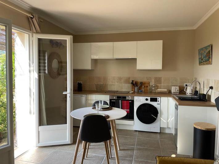 Gîte pour 6 personnes, avec jardin ainsi que piscine et vue à Méounes-lès-Montrieux - 3