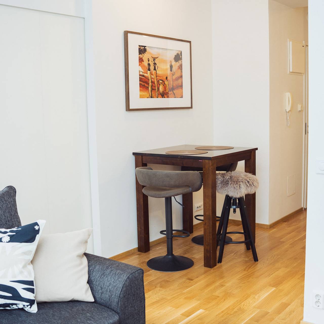 Appartement entier, Détendez-vous et explorez, sauna, métro et centres commerciaux à 3 minutes in Helsinki, Uusimaa