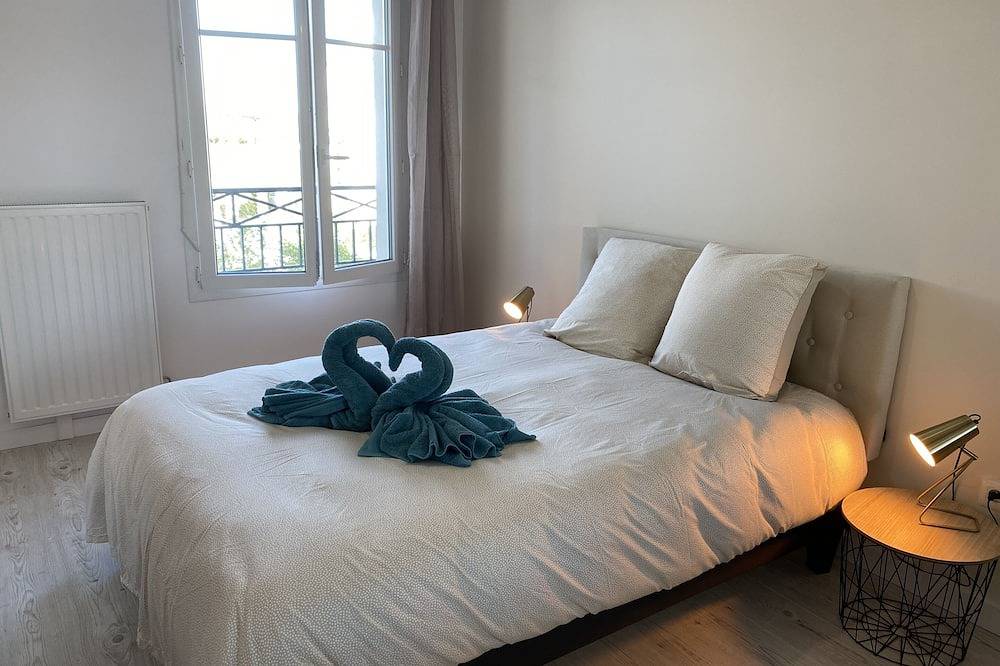 Entire apartment, Apartment-Private Bathroom-Apartment-Garden view-Dream Apartments in Serris, Seine-et-Marne